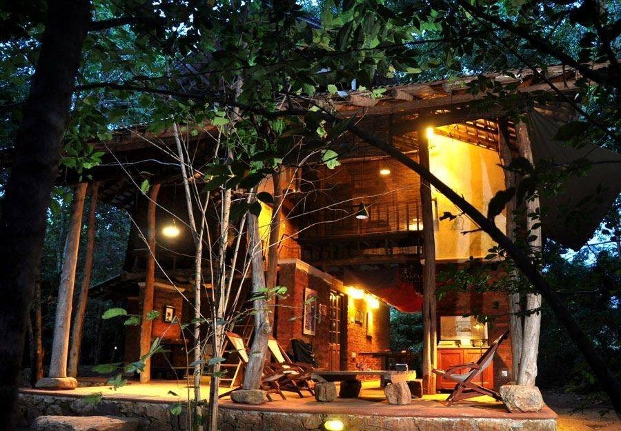 An eco lodge open to its natural surroundings